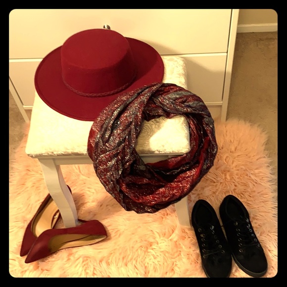 Scarf - Picture 1 of 4